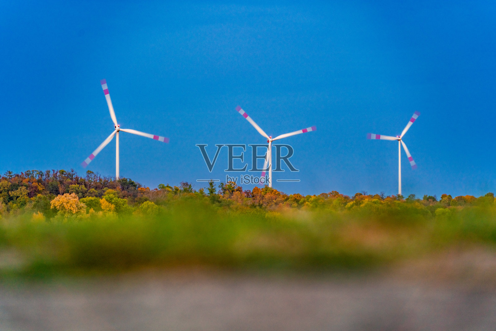 绿色能源/能源/风力涡轮机/可再生能源/秋天照片摄影图片