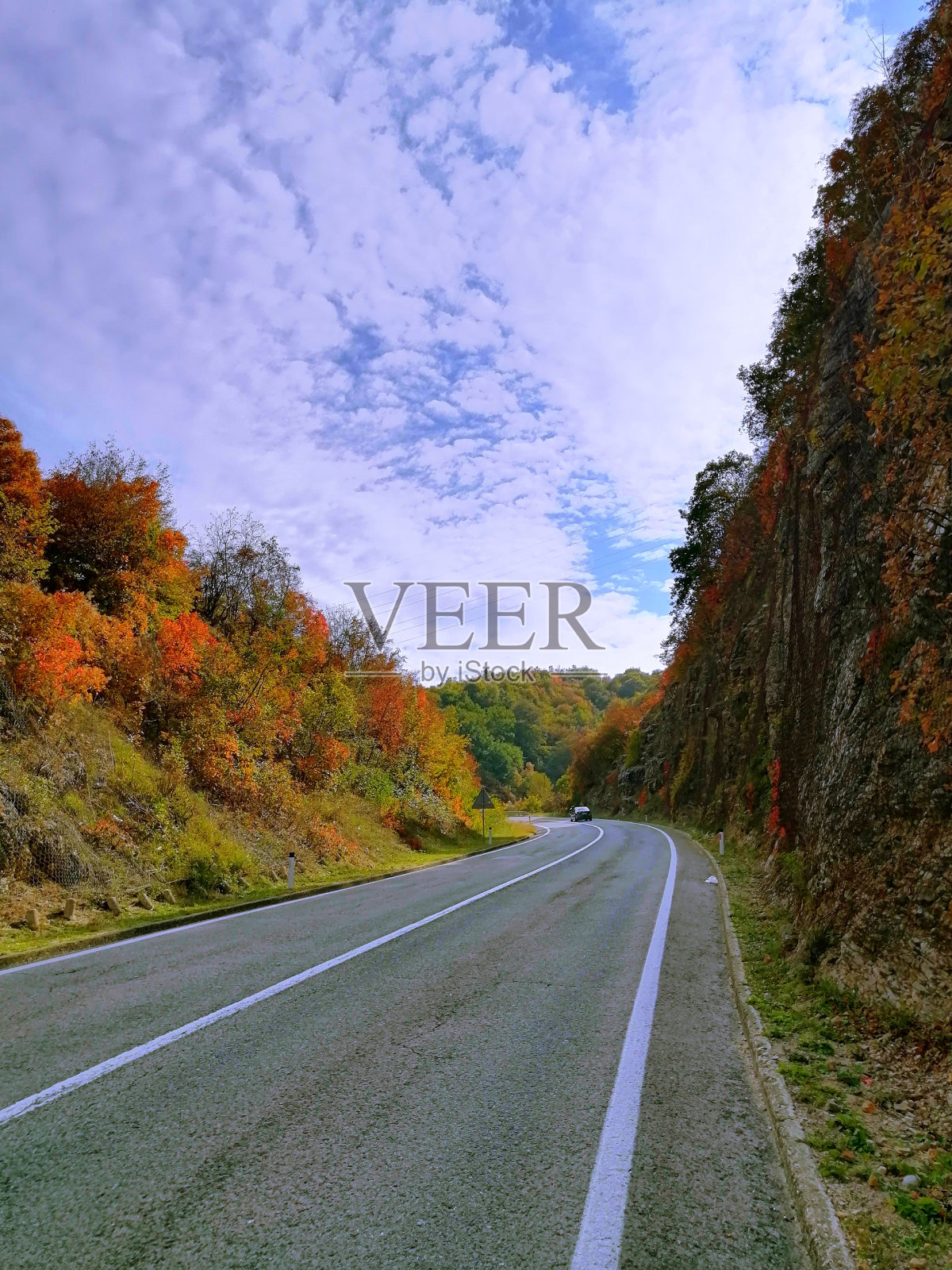 秋天的巴尼亚峡谷照片摄影图片