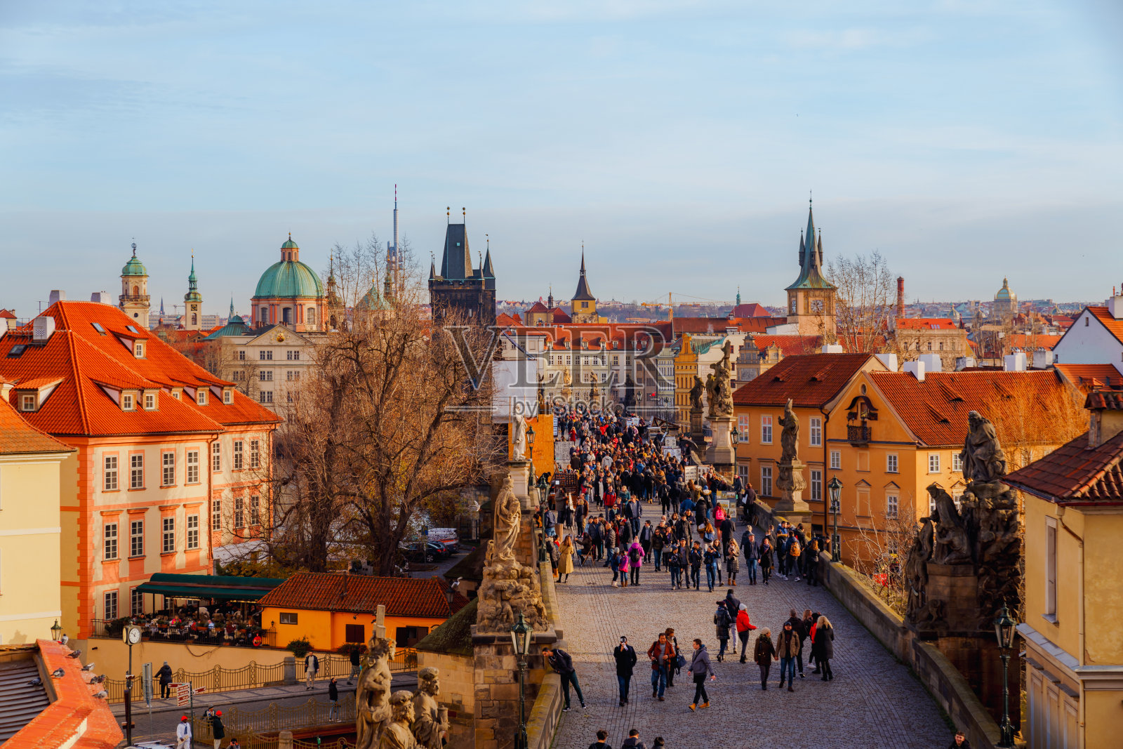 捷克共和国布拉格的查尔斯桥照片摄影图片