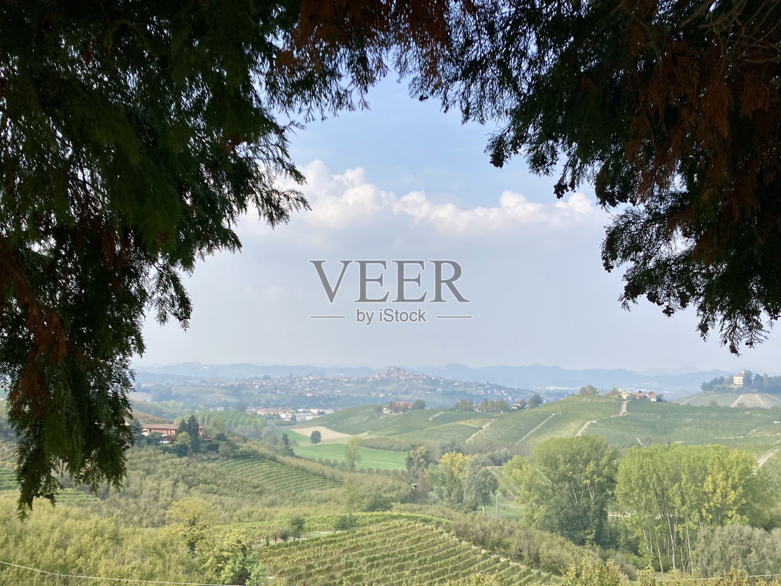 意大利皮埃蒙特大区朗格地区的景观照片摄影图片