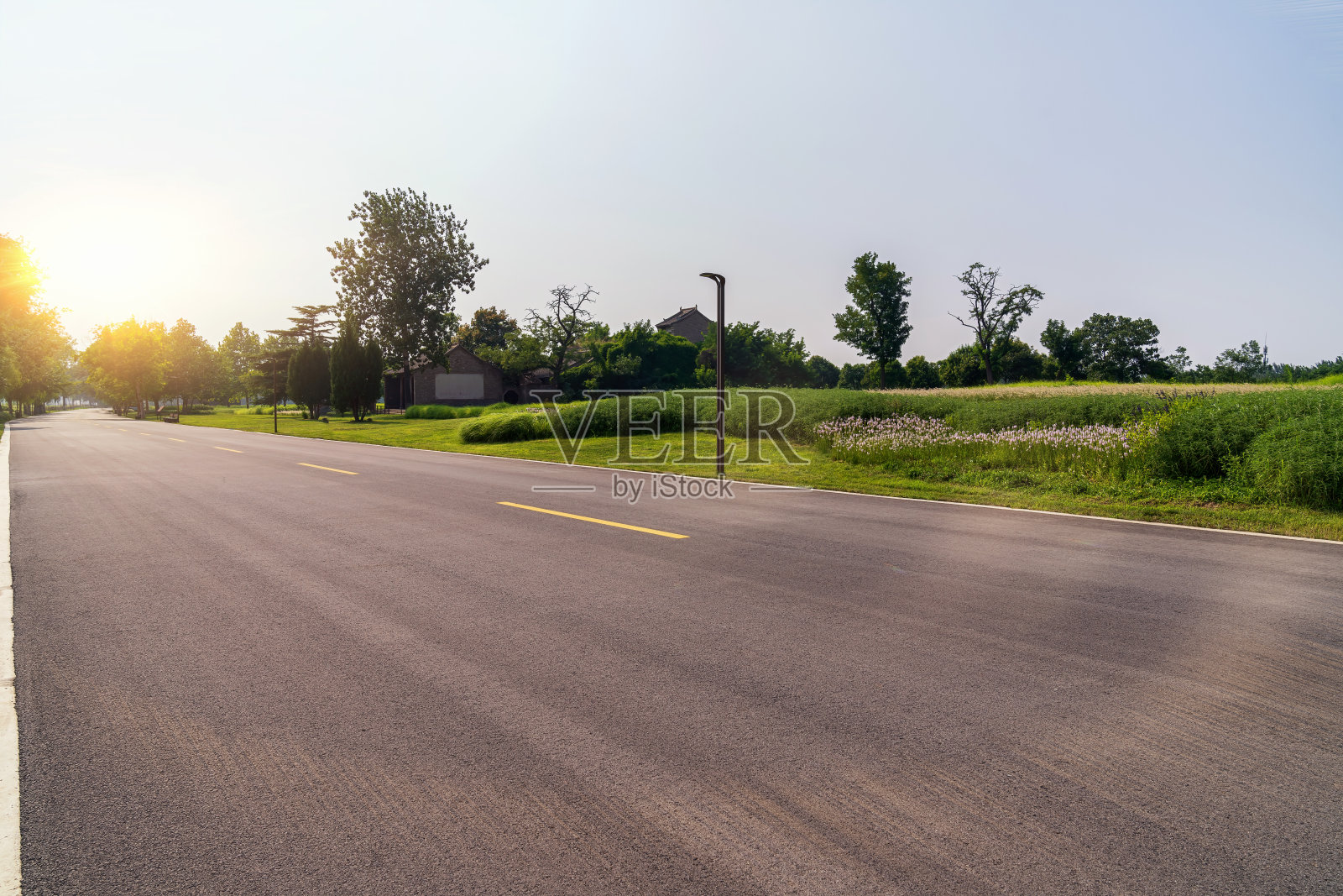 废弃的城市道路照片摄影图片