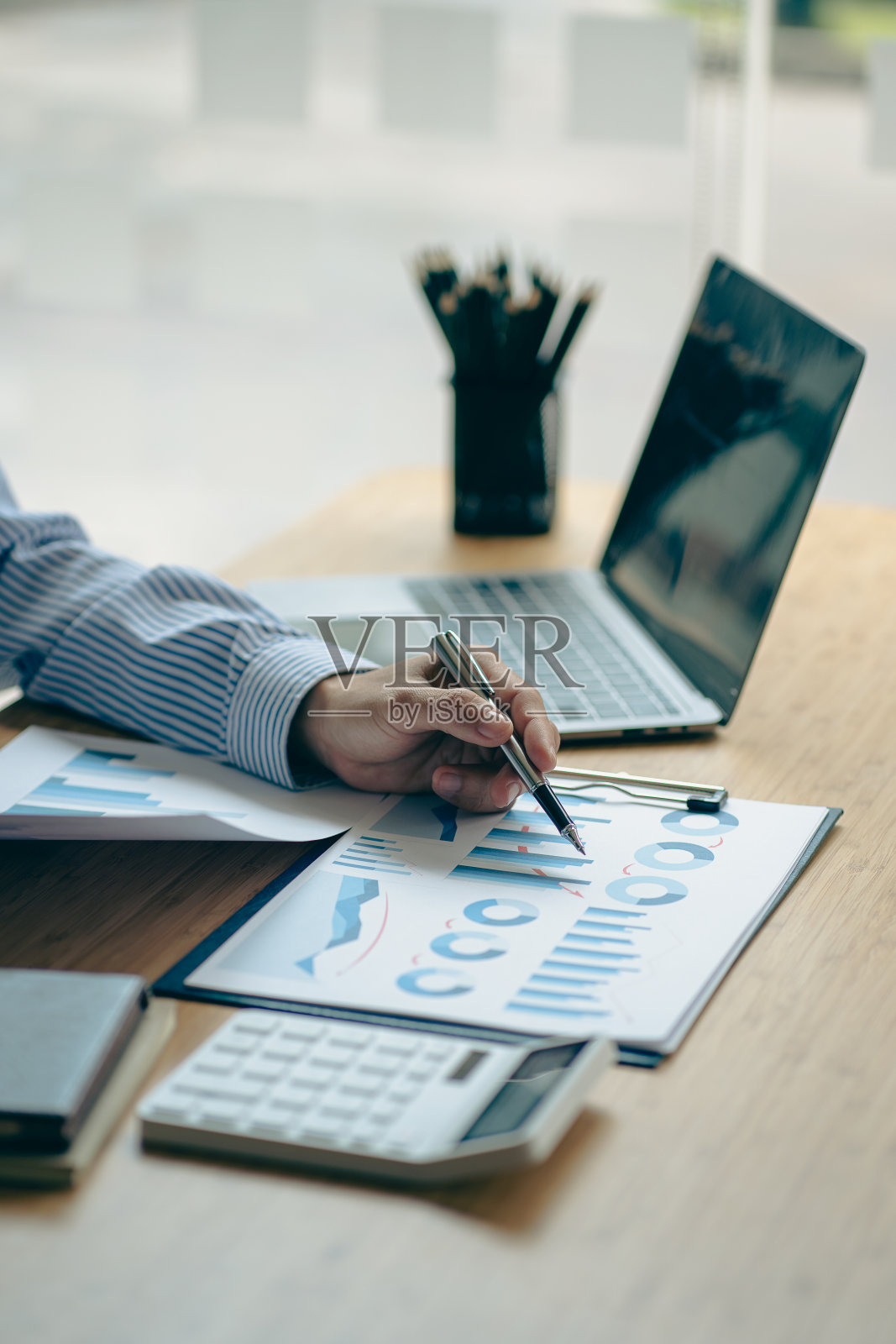 概念业务办公室商人分析数据文件图表报告市场调研发展规划管理策略会计财务垂直图片照片摄影图片