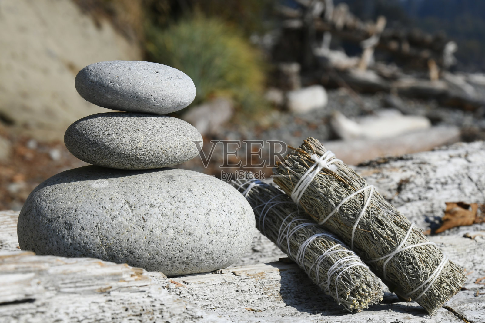 禅宗石和涂抹棒照片摄影图片