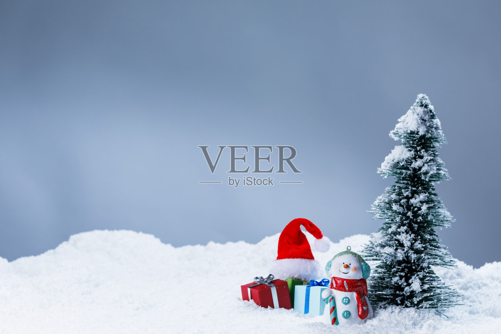 用雪花装饰的圣诞卡片照片摄影图片