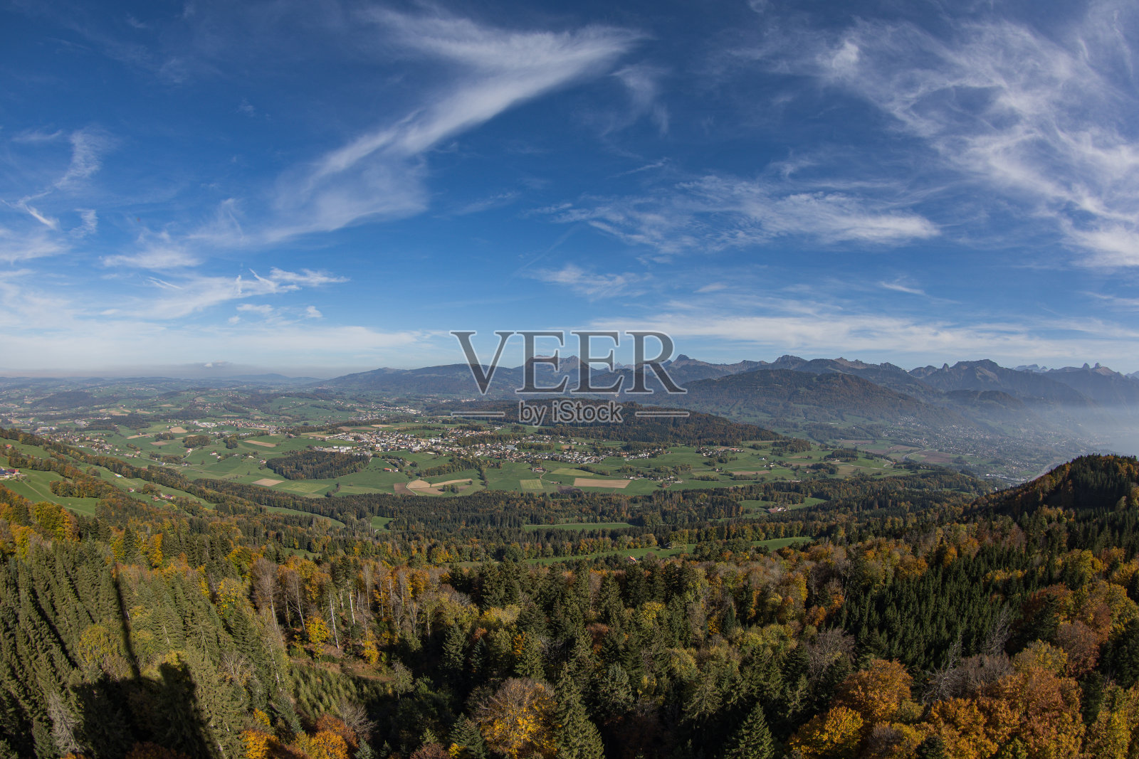 瑞士阿尔卑斯山的风景照片摄影图片