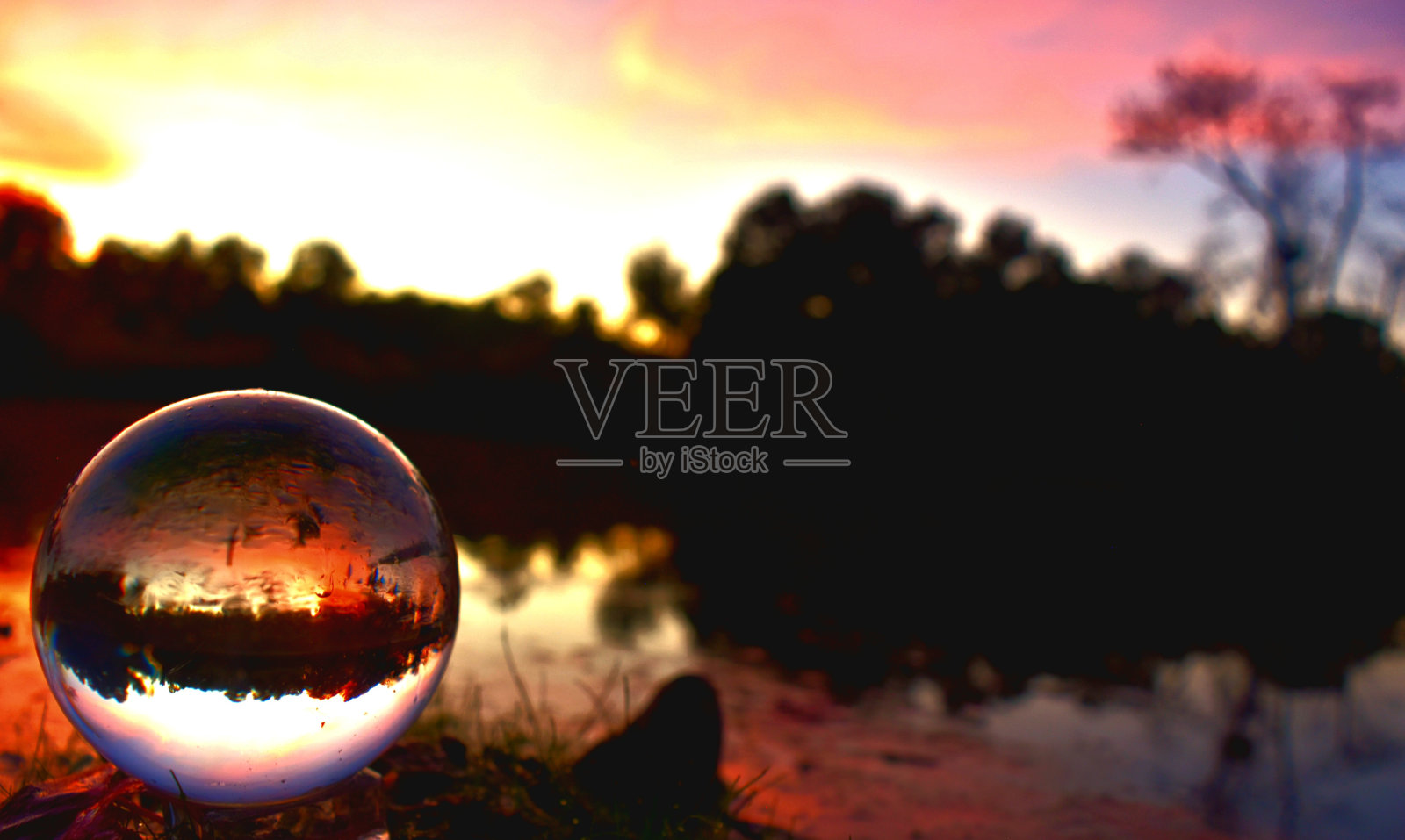 一个反射玻璃照片摄影图片