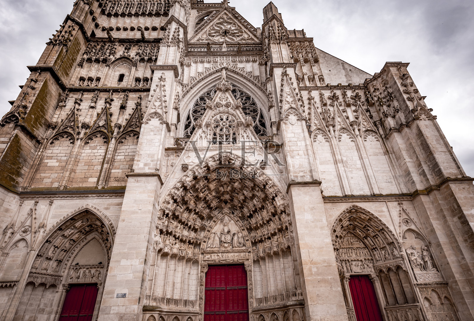 圣艾蒂安大教堂，欧塞尔，法国照片摄影图片