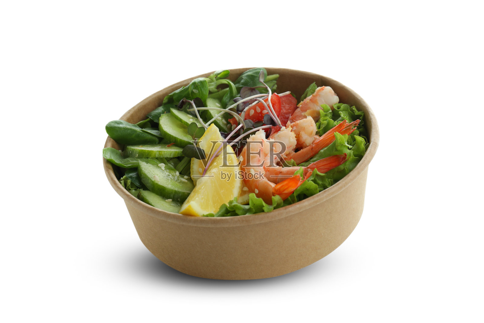 美味的虾沙拉孤立在白色的背景照片摄影图片