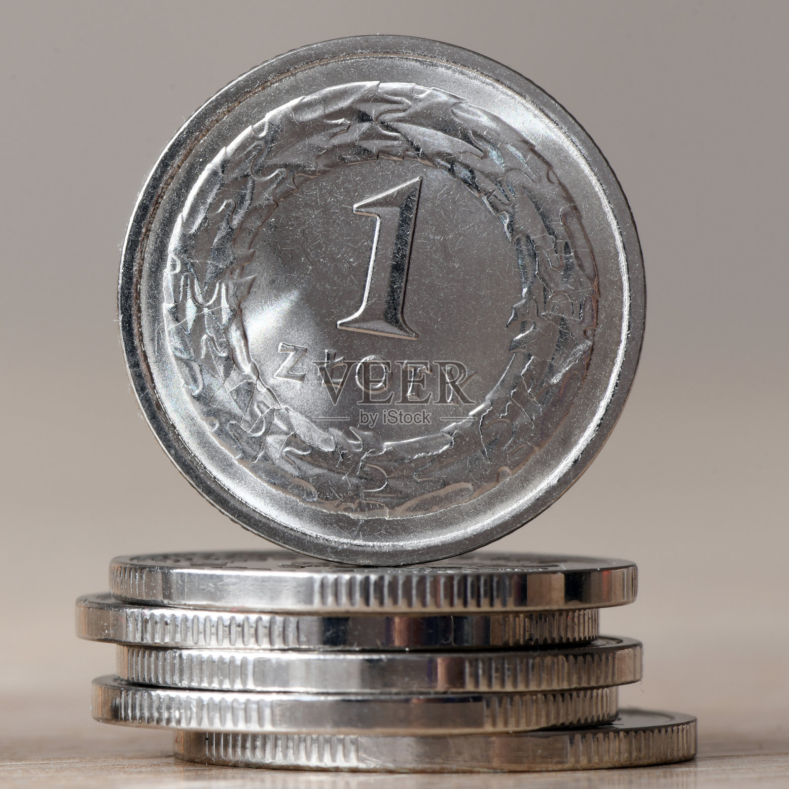 硬币1兹罗提。波兰的货币。照片摄影图片