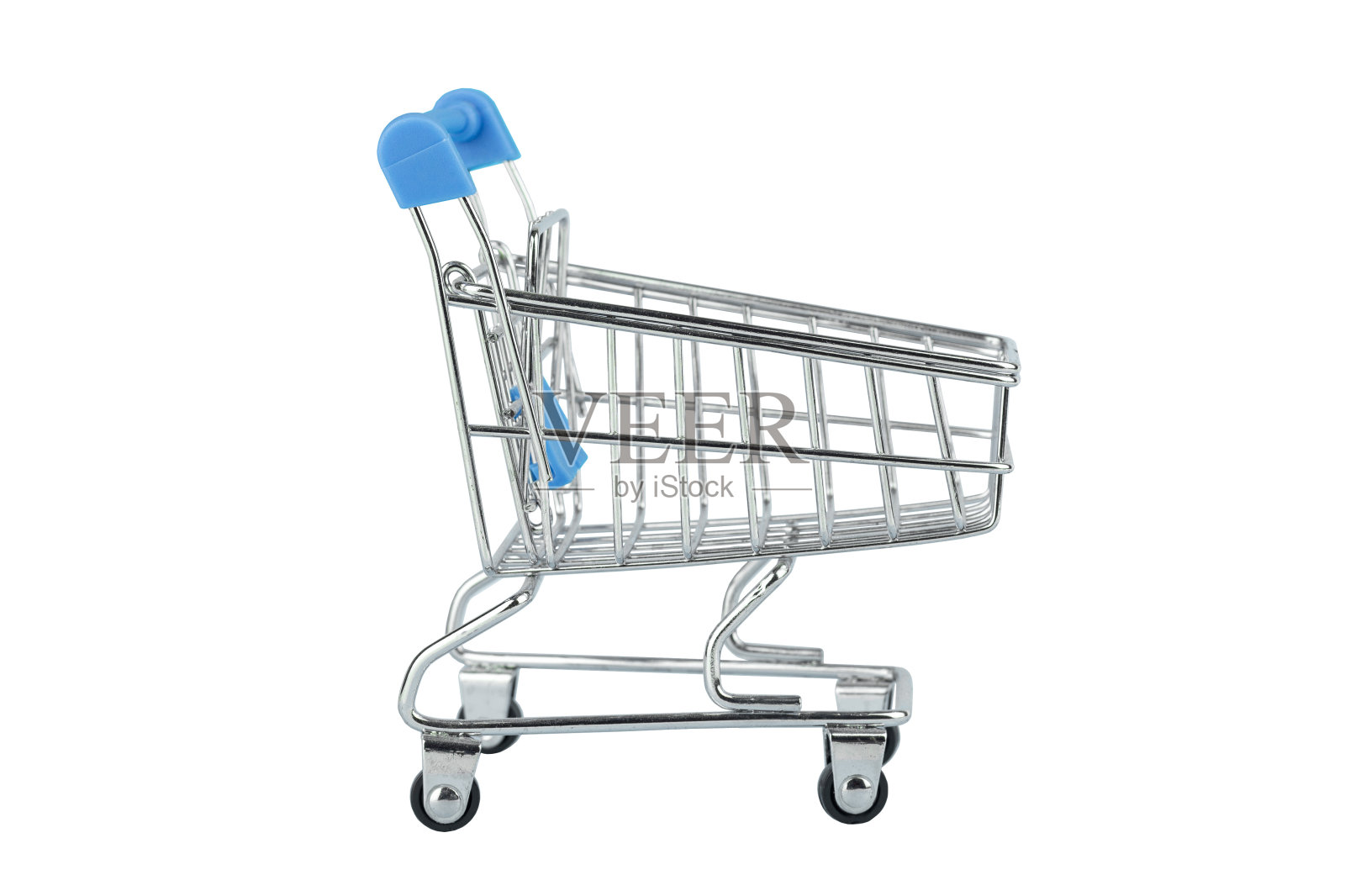 白色背景的超市推车照片摄影图片