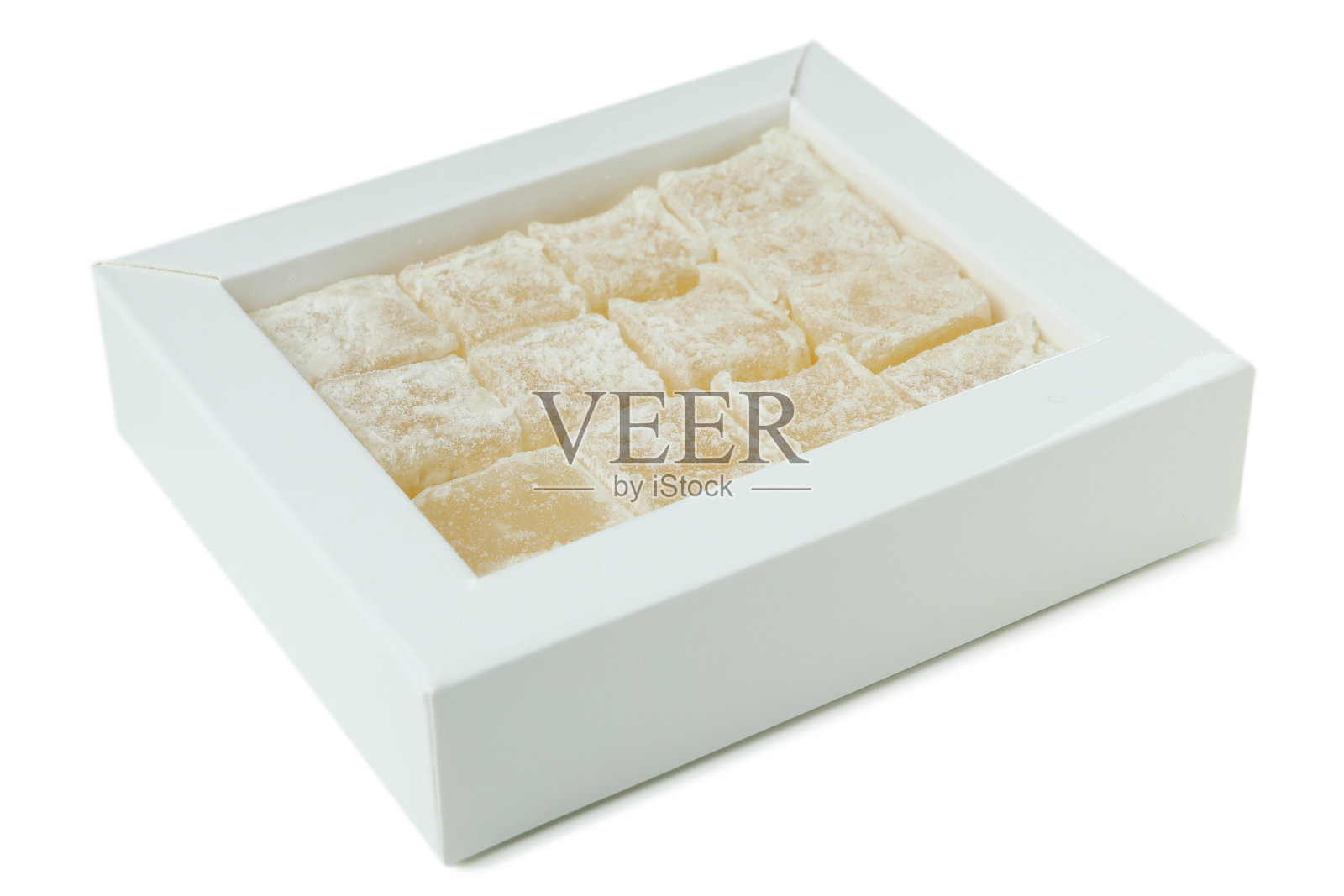 白色背景下的美味土耳其软糖照片摄影图片