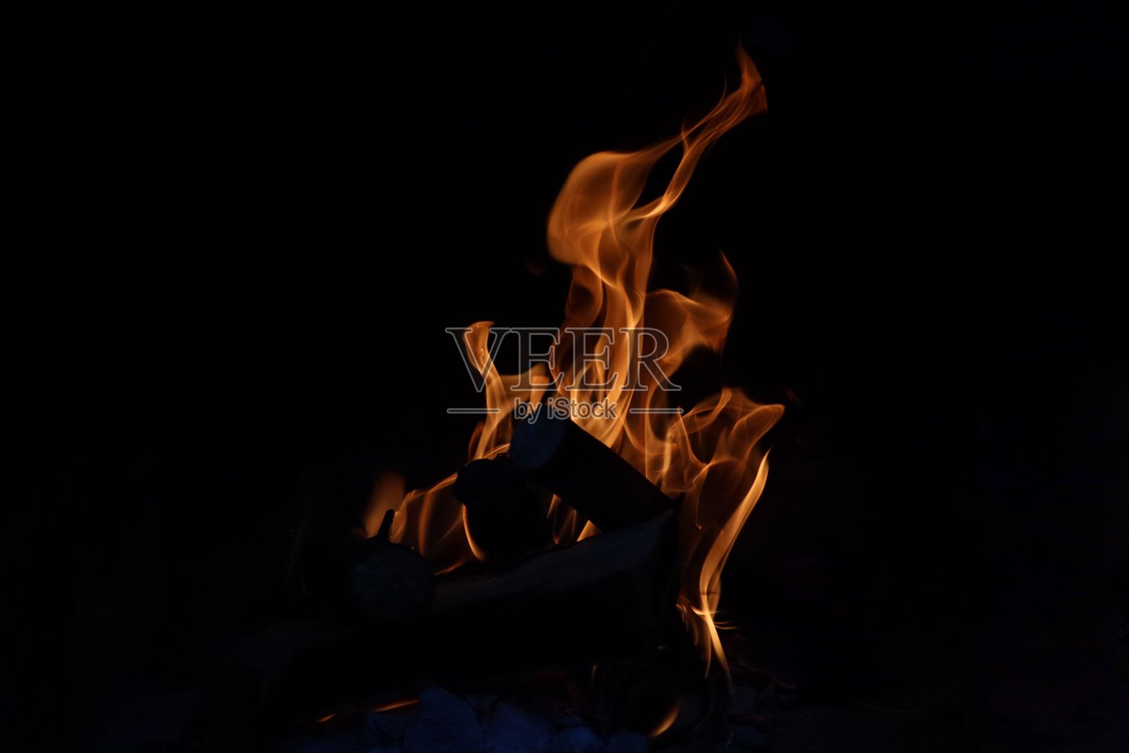 火焰火焰火焰红色黄色橙色纹理孤立户外篝火细节深色背景照片摄影图片