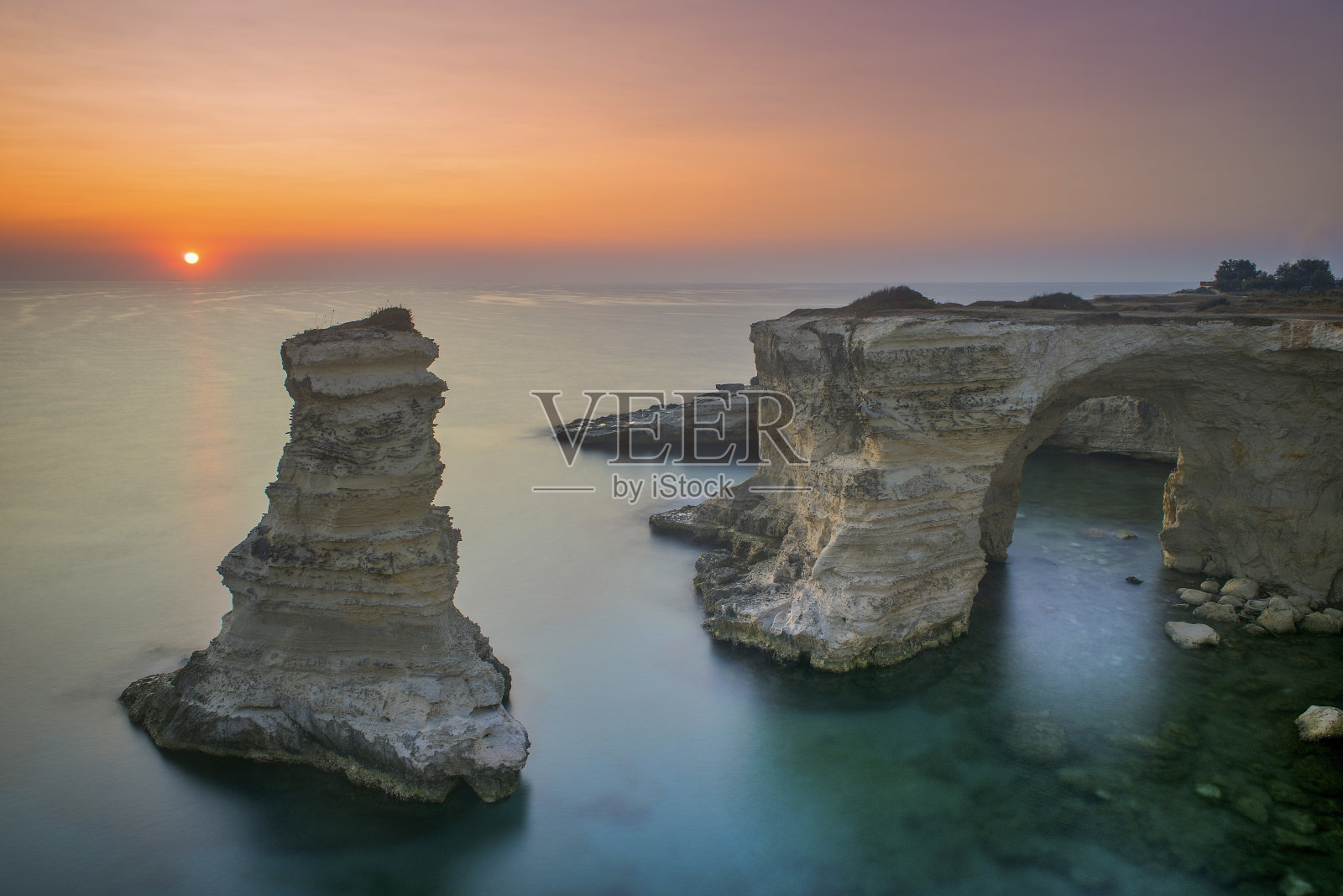 熊塔照片摄影图片