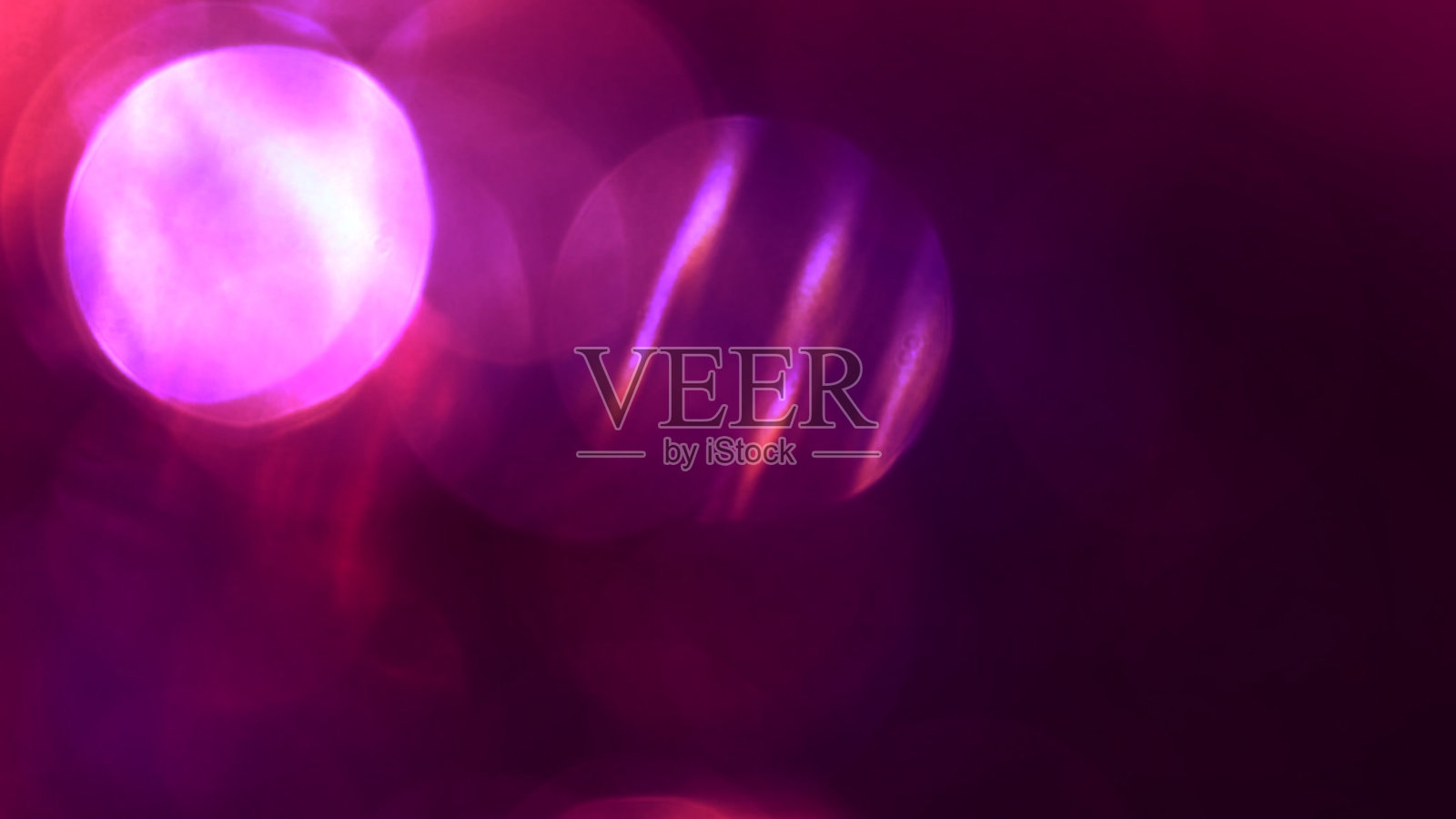 紫色真实电影相机离焦模糊散景背景和覆盖照片摄影图片