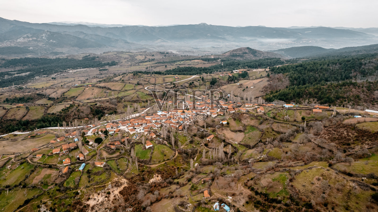 Döşemecisi土耳其贝加马-伊兹密尔村无人机照片照片摄影图片