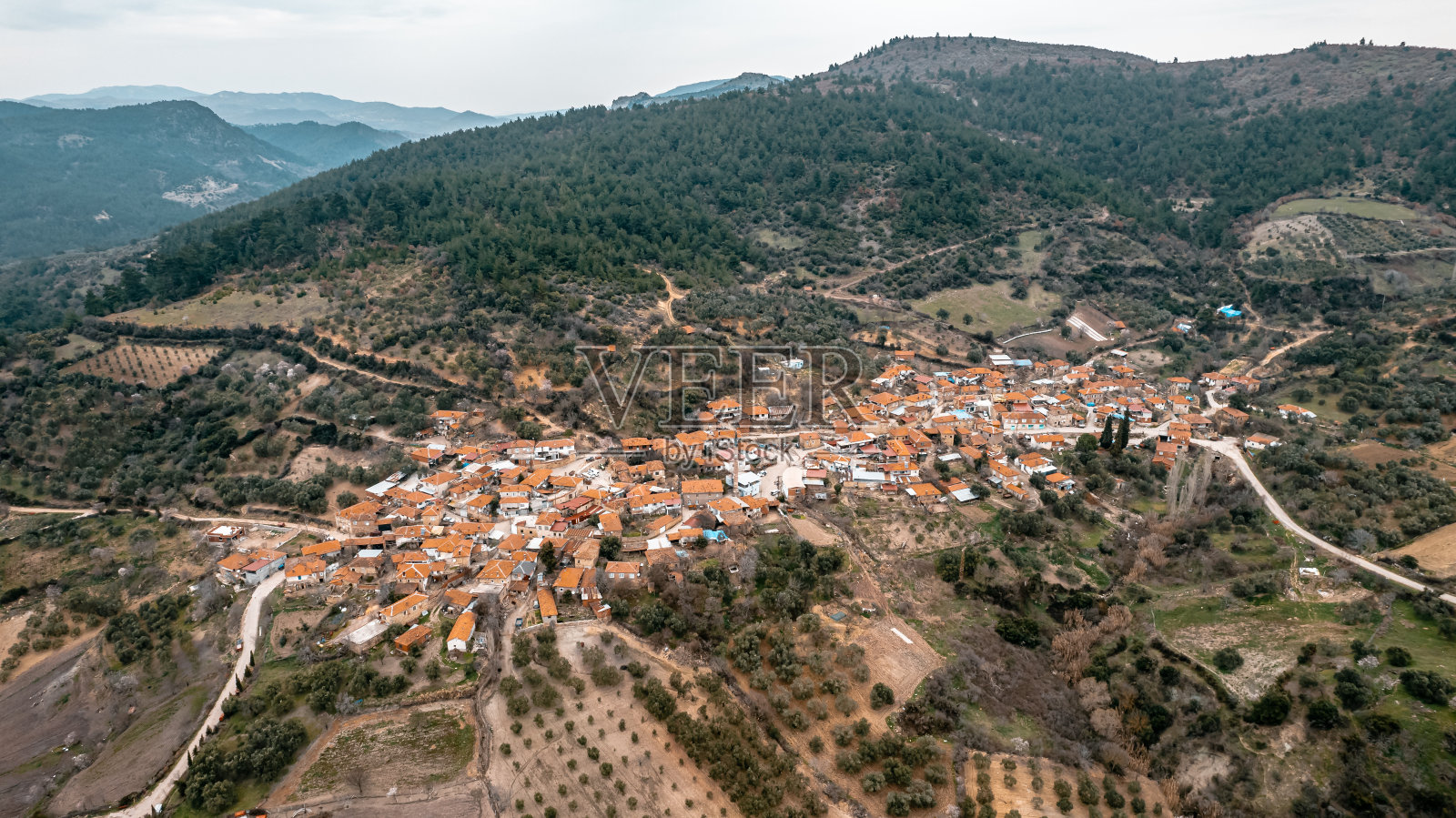 Pirahmet村无人机照片，贝加马-伊兹密尔，土耳其照片摄影图片