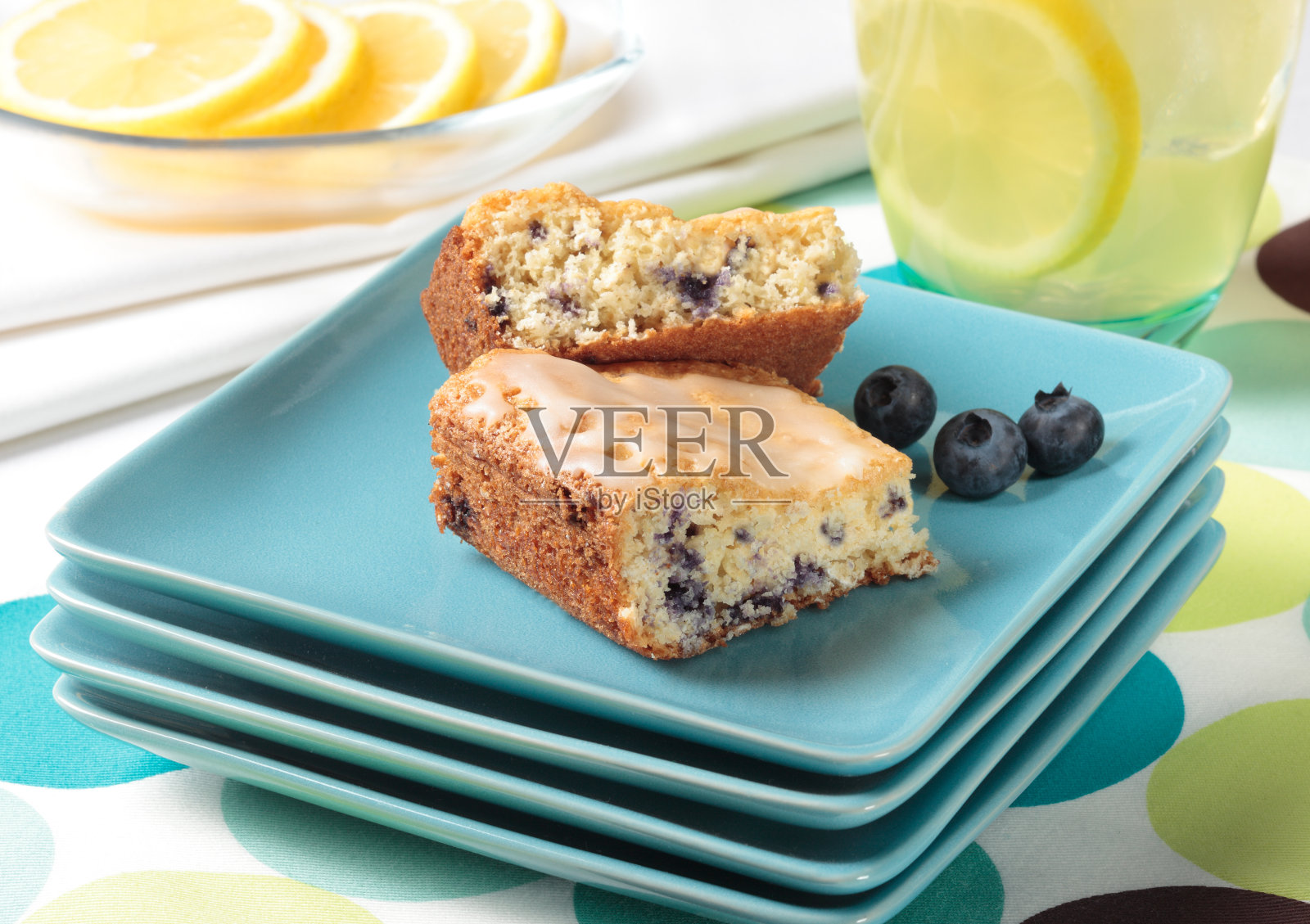 蓝莓咖啡蛋糕照片摄影图片