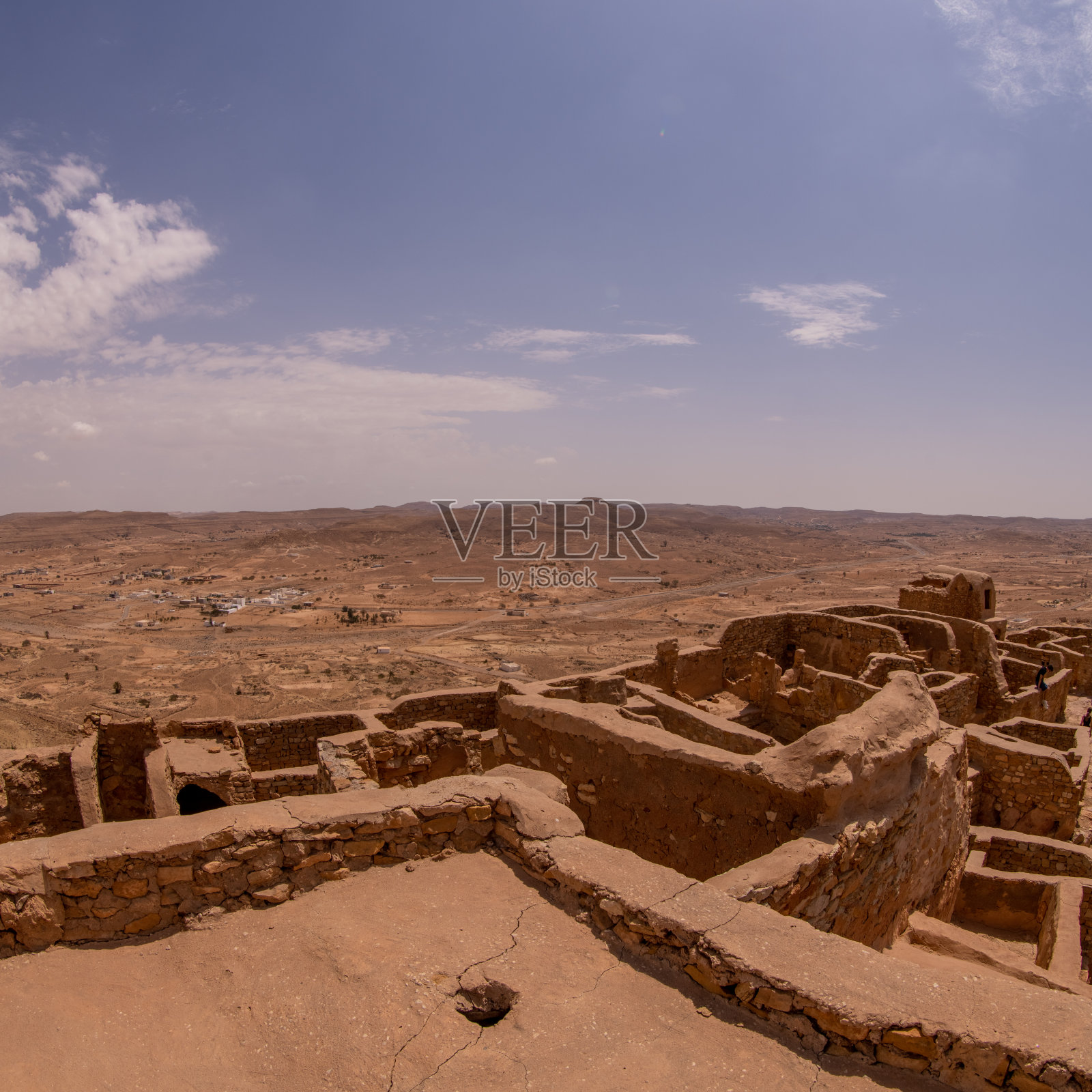 突尼斯南部泰塔温省本巴尔卡古堡照片摄影图片