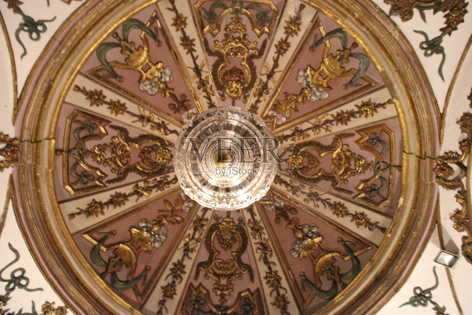 圣米迦勒教堂照片摄影图片