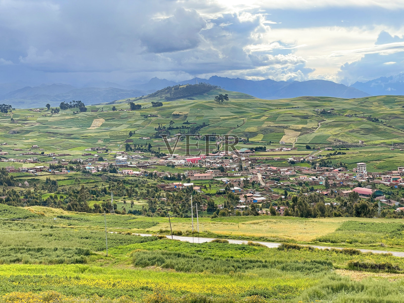 神圣山谷的自然和村庄-秘鲁乌鲁班巴山谷照片摄影图片