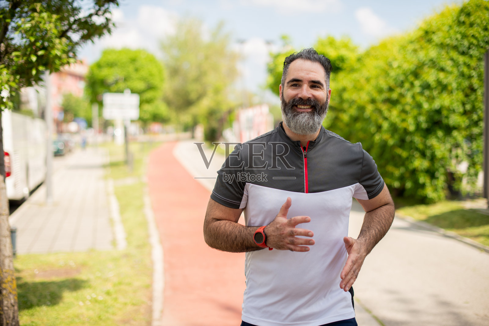 运动型的男人跑照片摄影图片