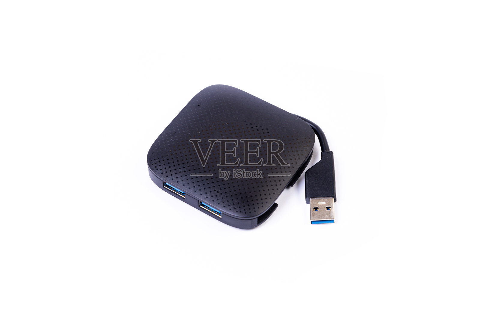 各种转换器电缆适配器的电脑和智能手机HDMI VGA USB DVI DP隔离在白色照片摄影图片