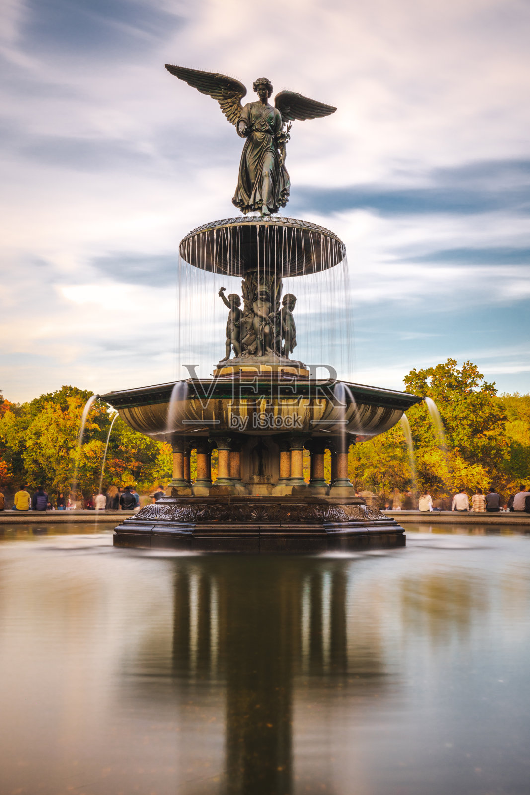 毕士达露台喷泉—“水中天使”照片摄影图片