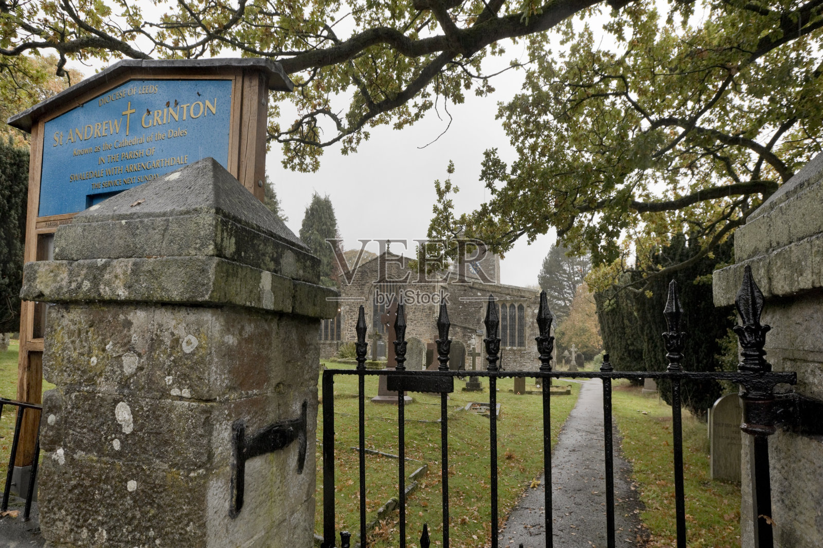 位于北约克郡格林顿的圣安德鲁教堂照片摄影图片