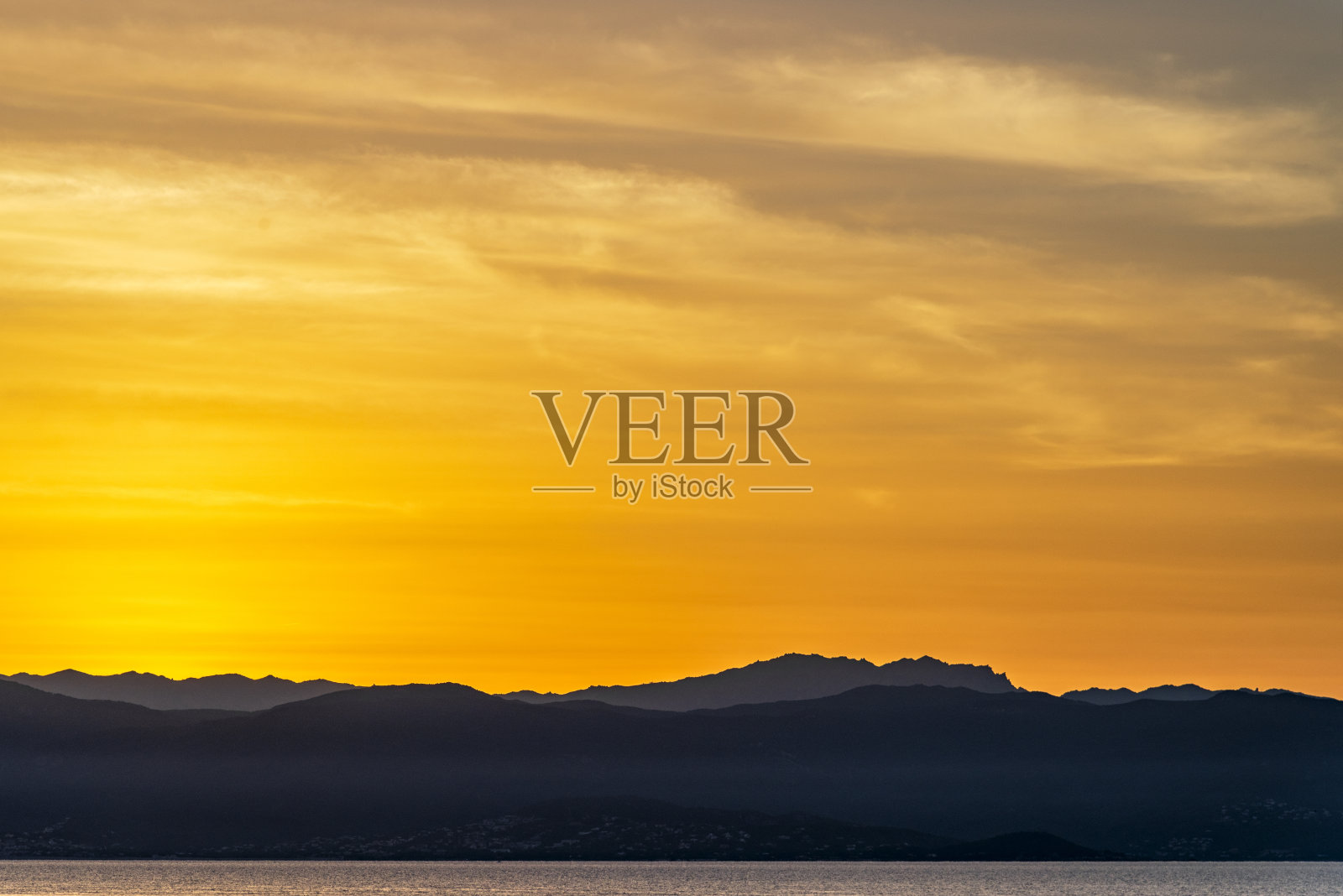 科西嘉海岸的日出照片摄影图片