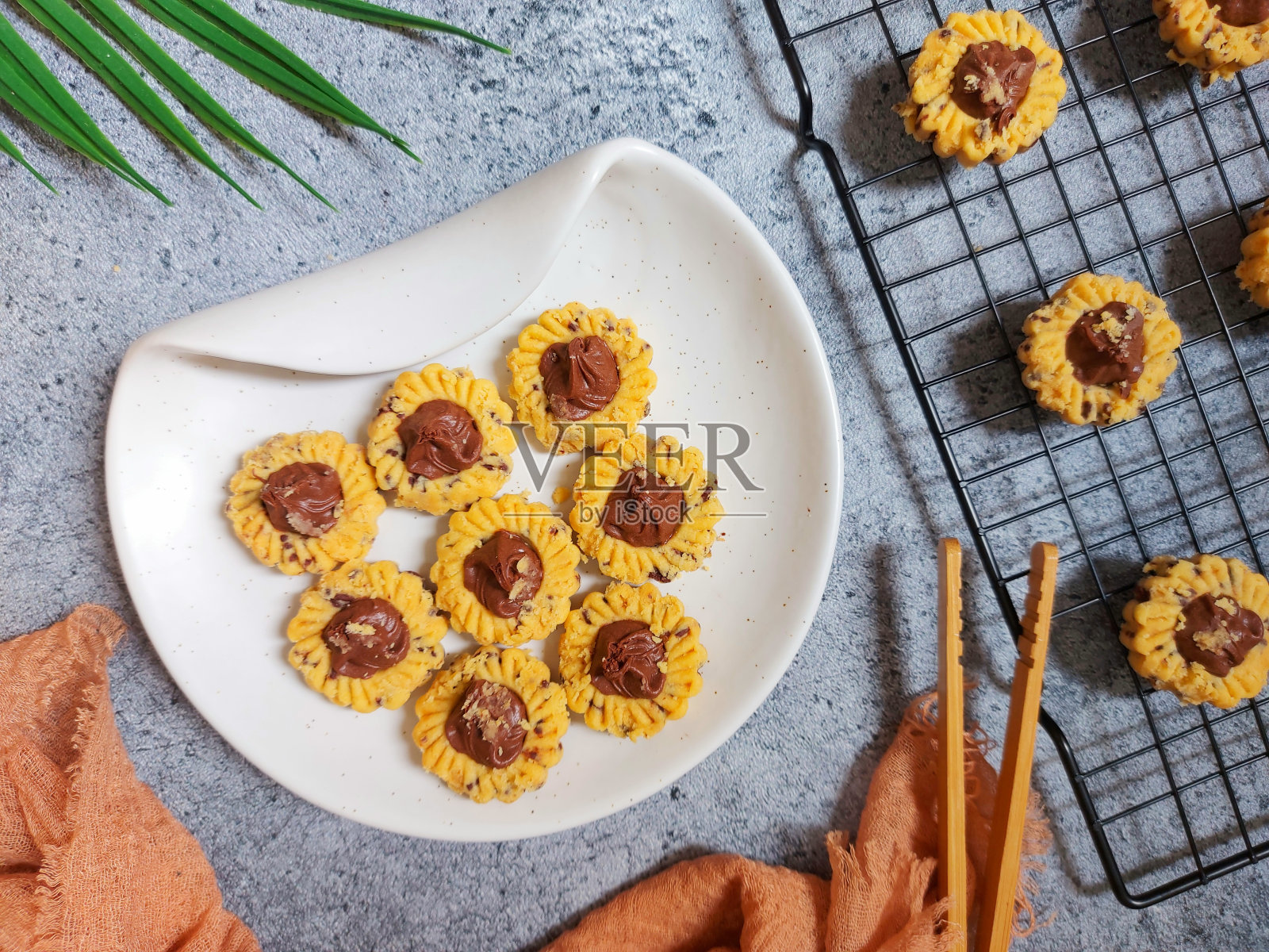 巧克力挞饼干。照片摄影图片