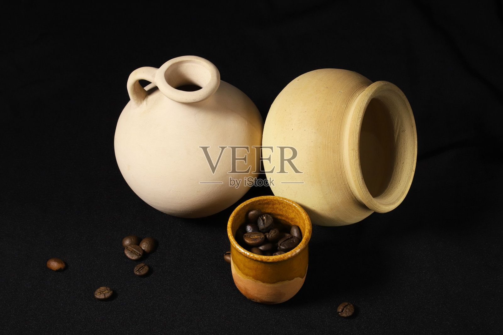 陶罐和咖啡壶。特写镜头照片摄影图片