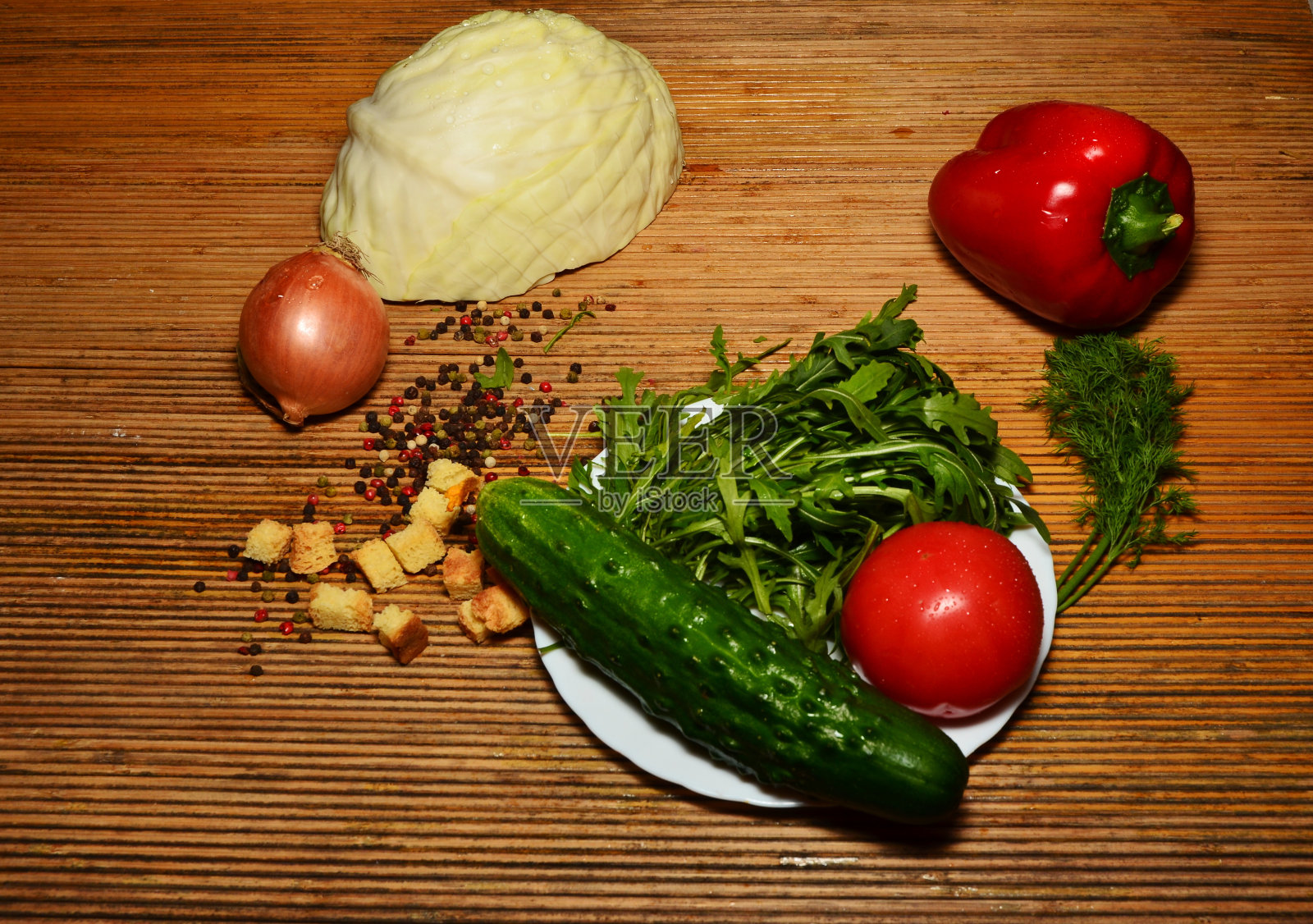 木制背景上的新鲜蔬菜照片摄影图片