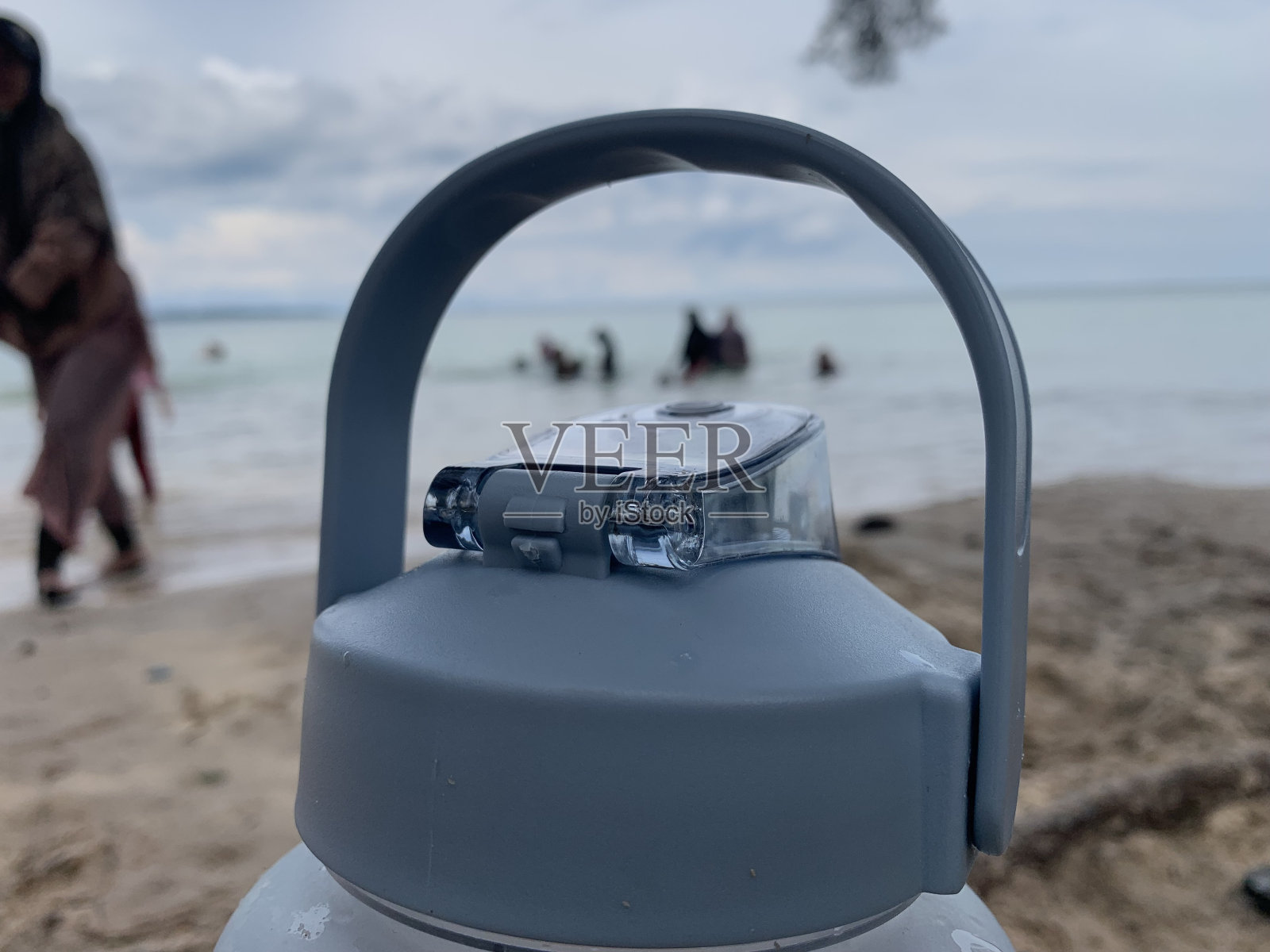 喝瓶照片摄影图片