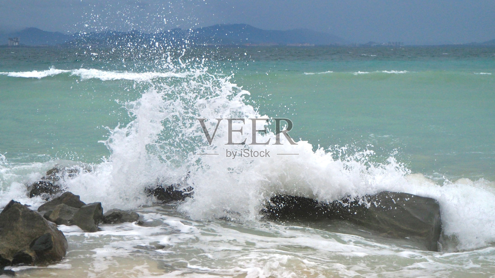 白天，中国三亚蜈支洲岛美丽的海景照片摄影图片