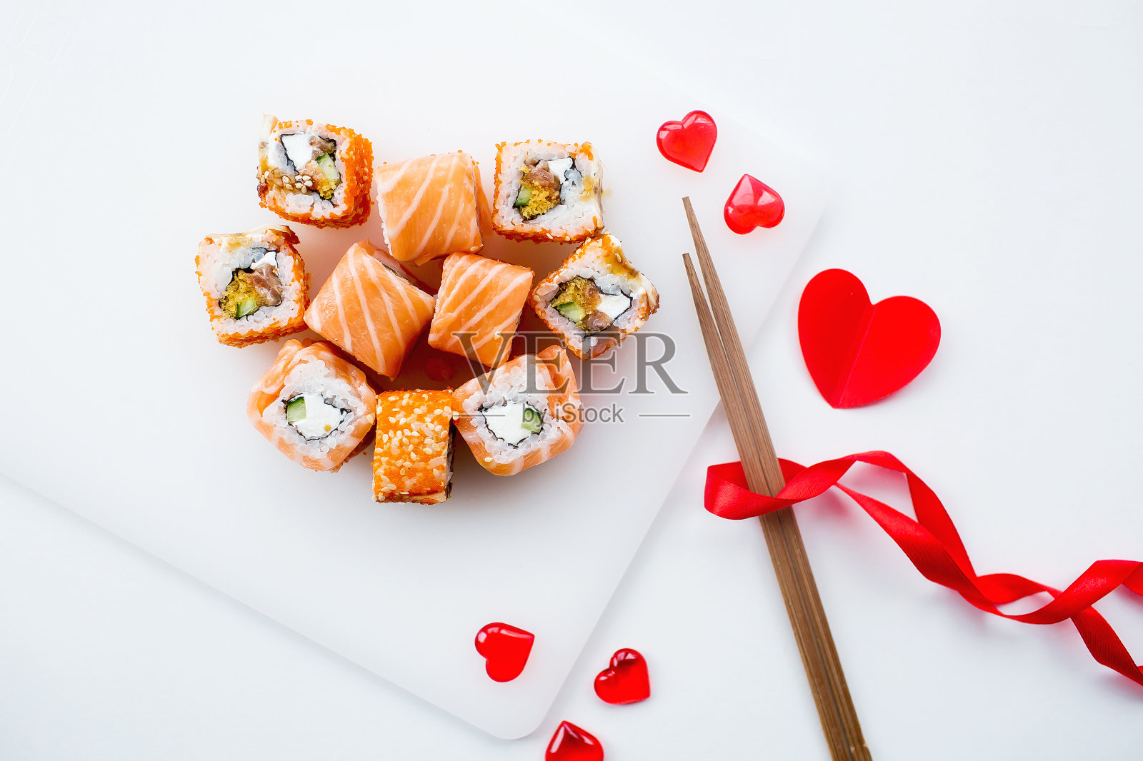 情人节：浪漫寿司晚餐照片摄影图片