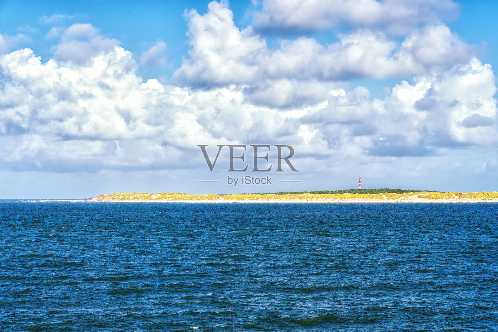 荷兰瓦登海的阿米兰岛的彩色图像。照片摄影图片