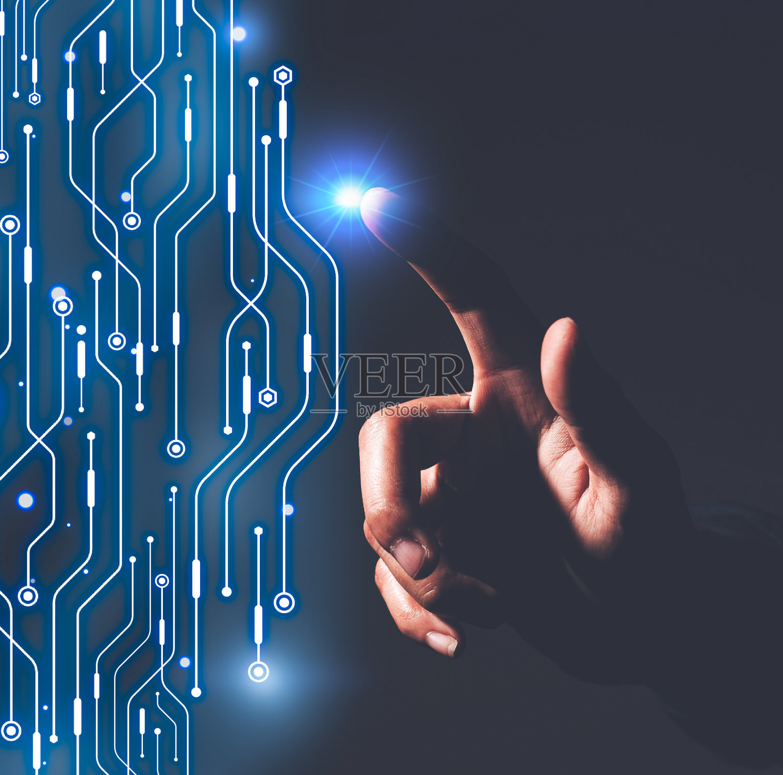 手指指抽象电路数字技术。创造技术概念。照片摄影图片