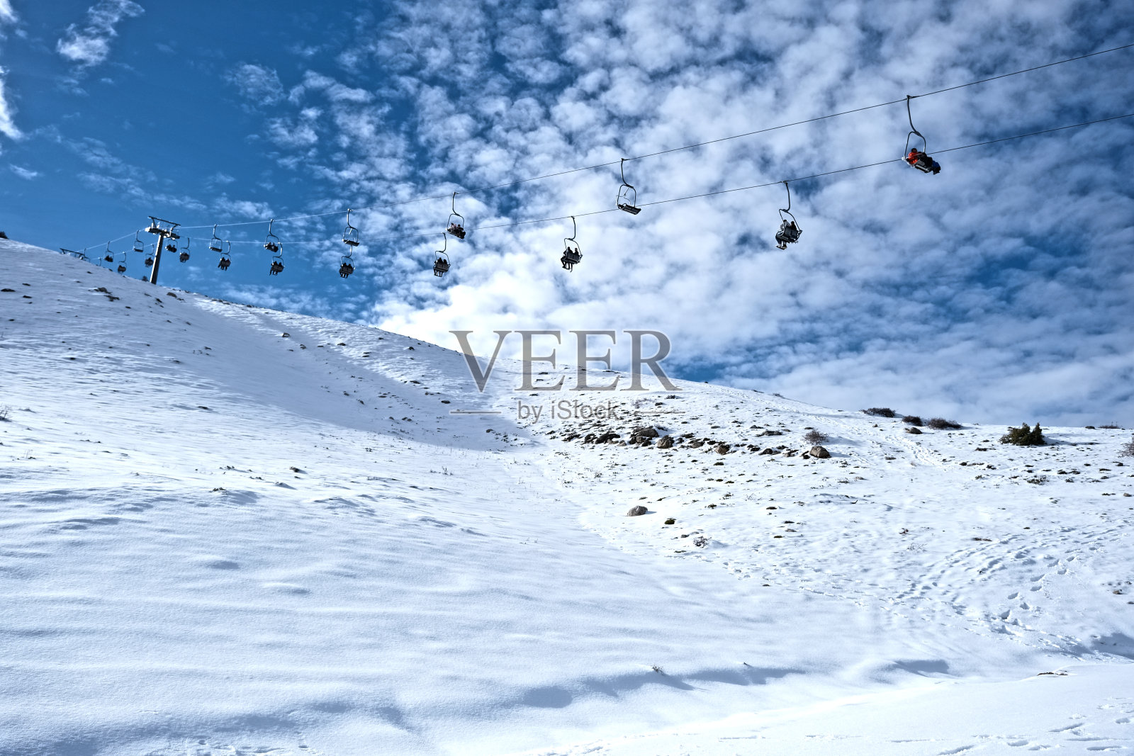 Davraz滑雪场风景，Türkiye。照片摄影图片