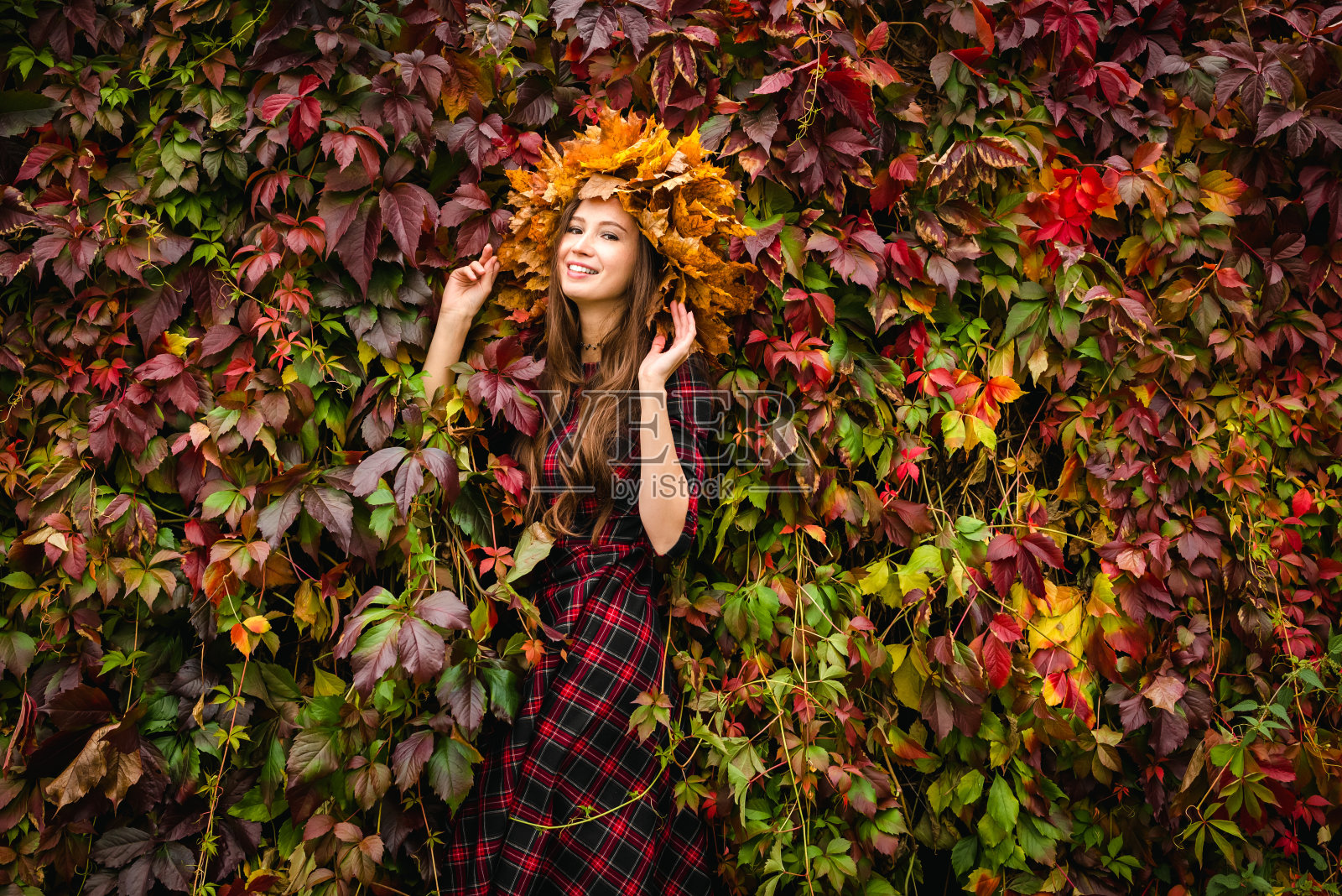 秋天的女孩照片摄影图片