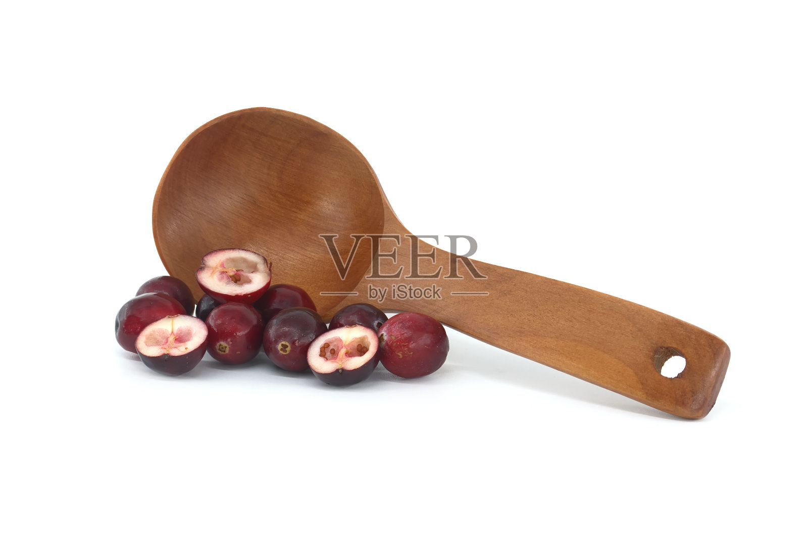 一堆新鲜的蔓越莓分离在白色照片摄影图片