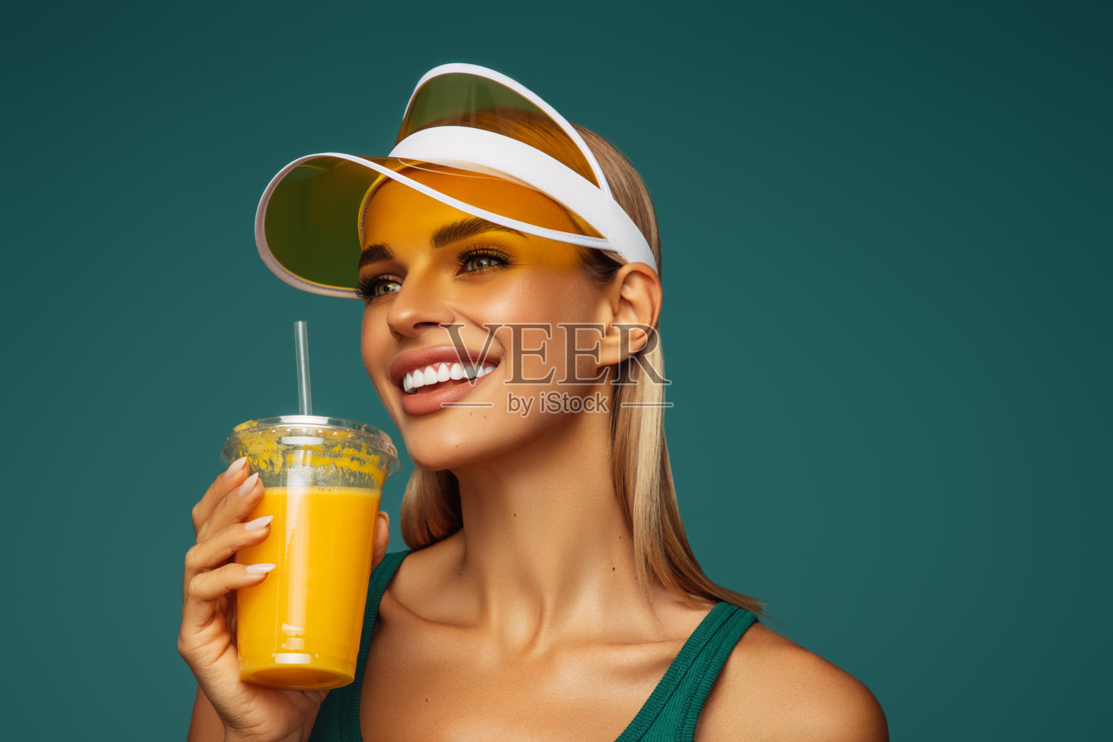 美丽的女孩享受健康的生活方式照片摄影图片