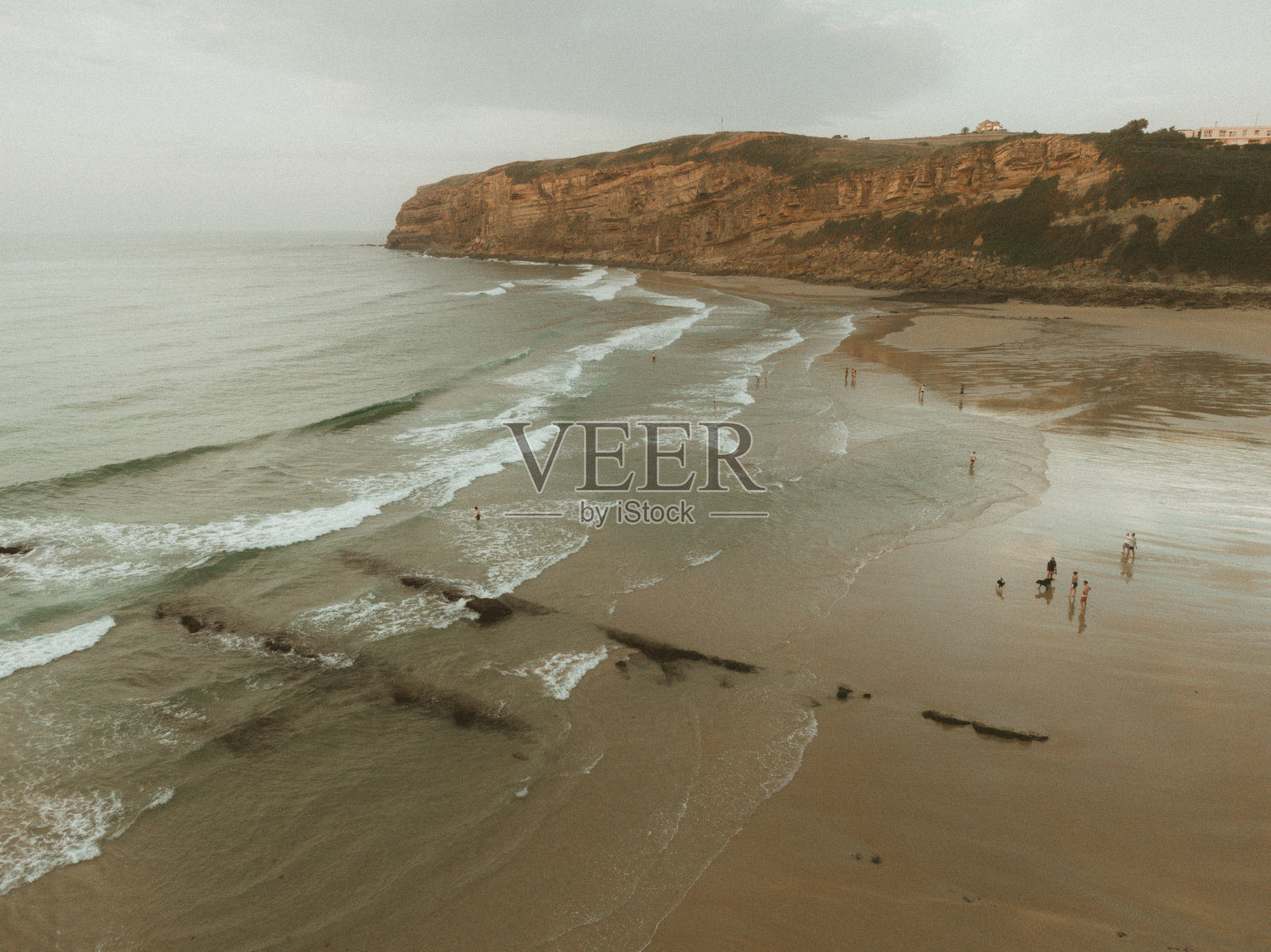 从上面的海滩与复古的外观照片摄影图片