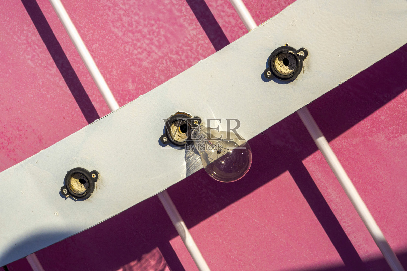 坏掉的复古灯泡照片摄影图片