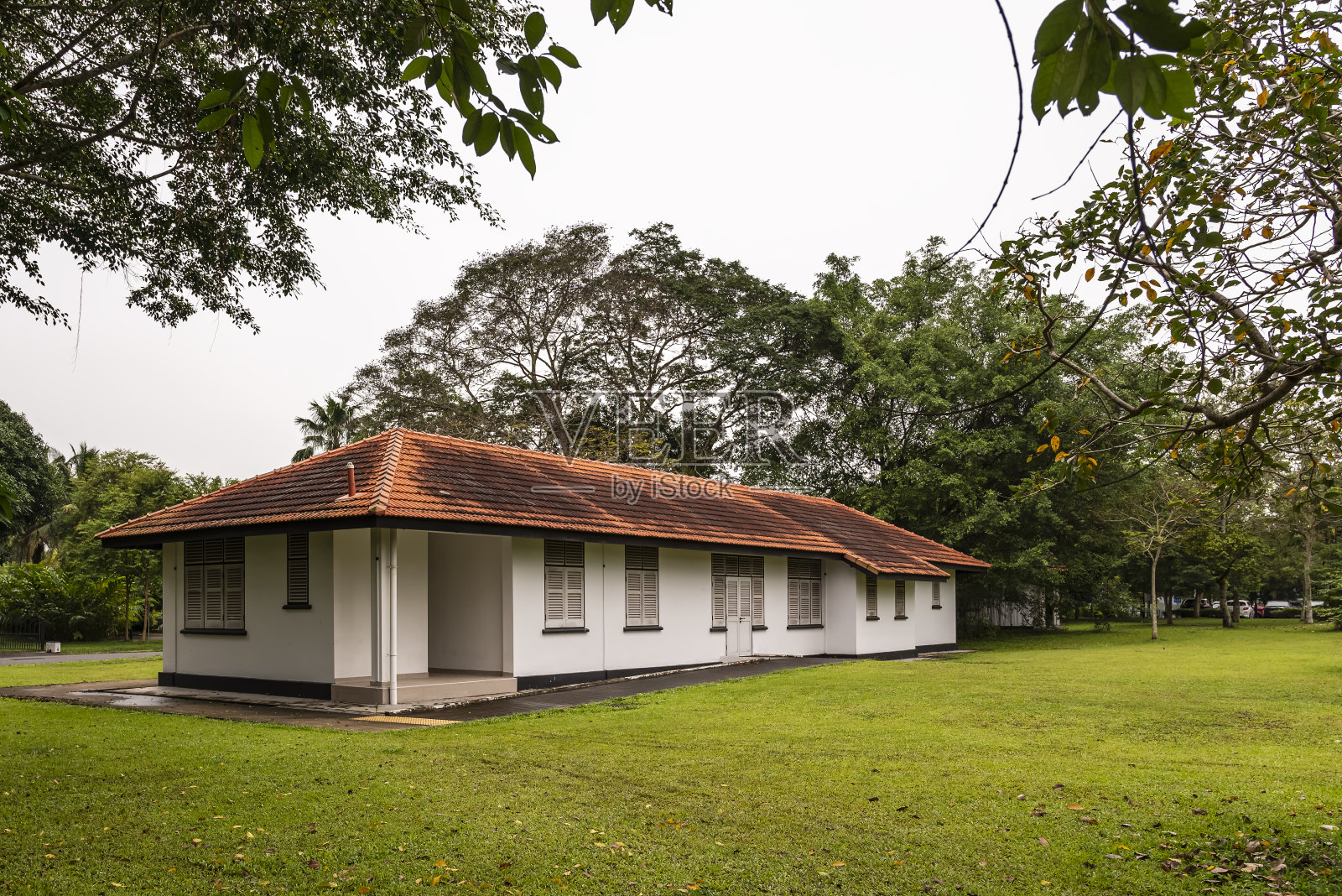 废弃的旧殖民平房在塞利塔尔航天公园照片摄影图片