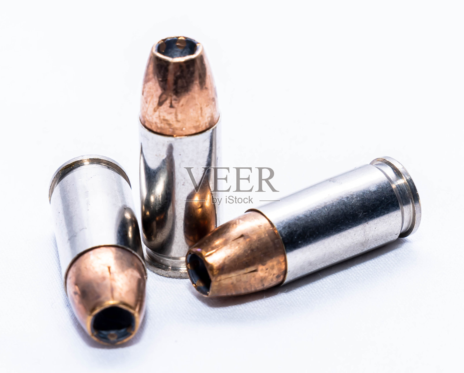 三颗空心子弹照片摄影图片