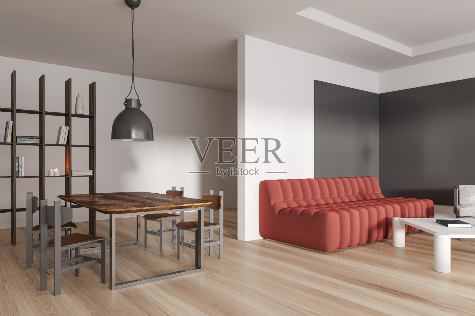 舒适放松的房间内部与餐桌和柔软的地方，架子与装饰照片摄影图片