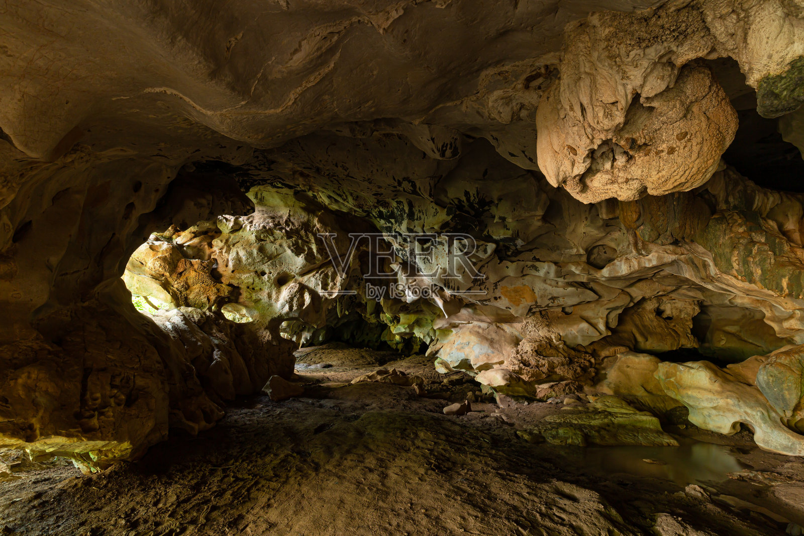泰国国家公园的洞穴照片摄影图片