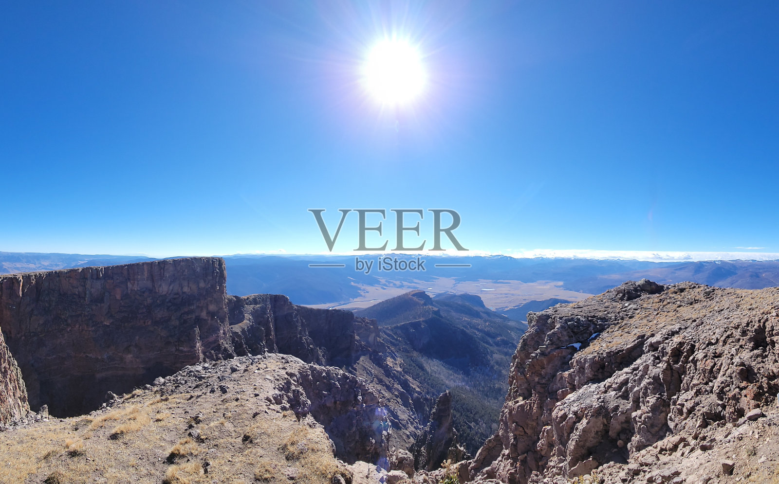 山顶上照片摄影图片