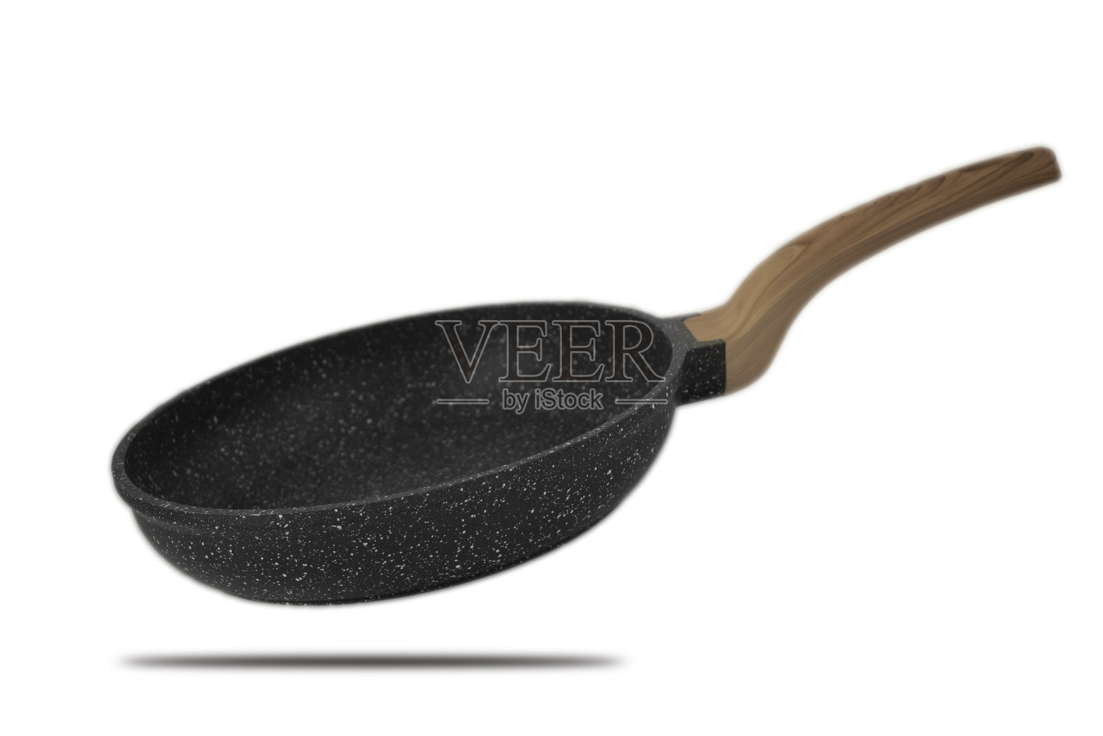 白色背景下的空煎锅照片摄影图片