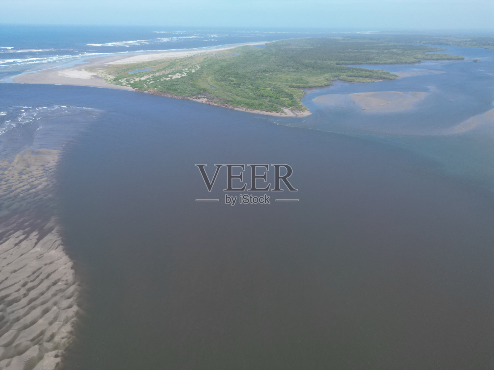 航拍埃尔埃斯皮诺，乌苏鲁坦，萨尔瓦多，美国中部的空间照片摄影图片